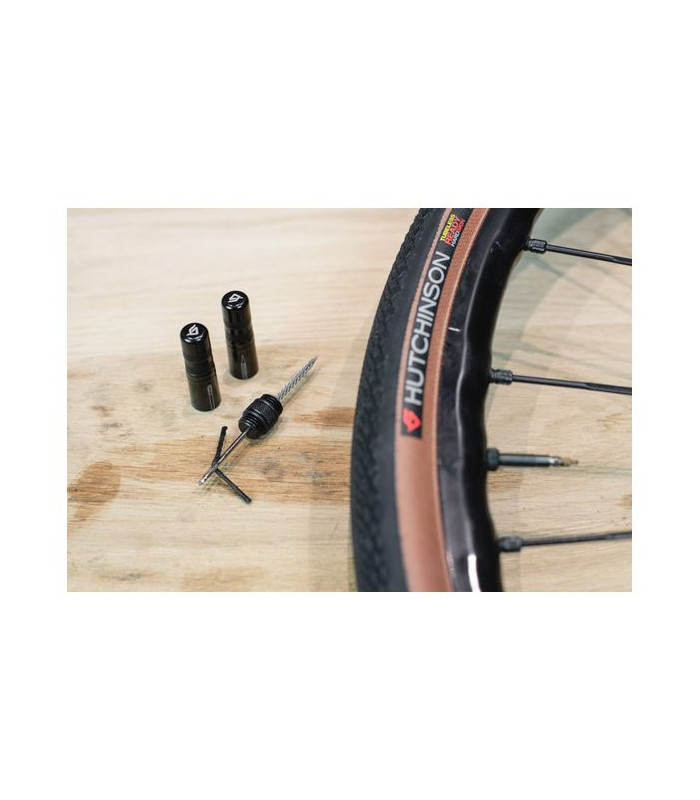 Kit de Réparation Tubeless Hutchinson Outil + 10 Mèches