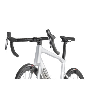 Vélo de route BMC Roadmachine 01 FOUR
