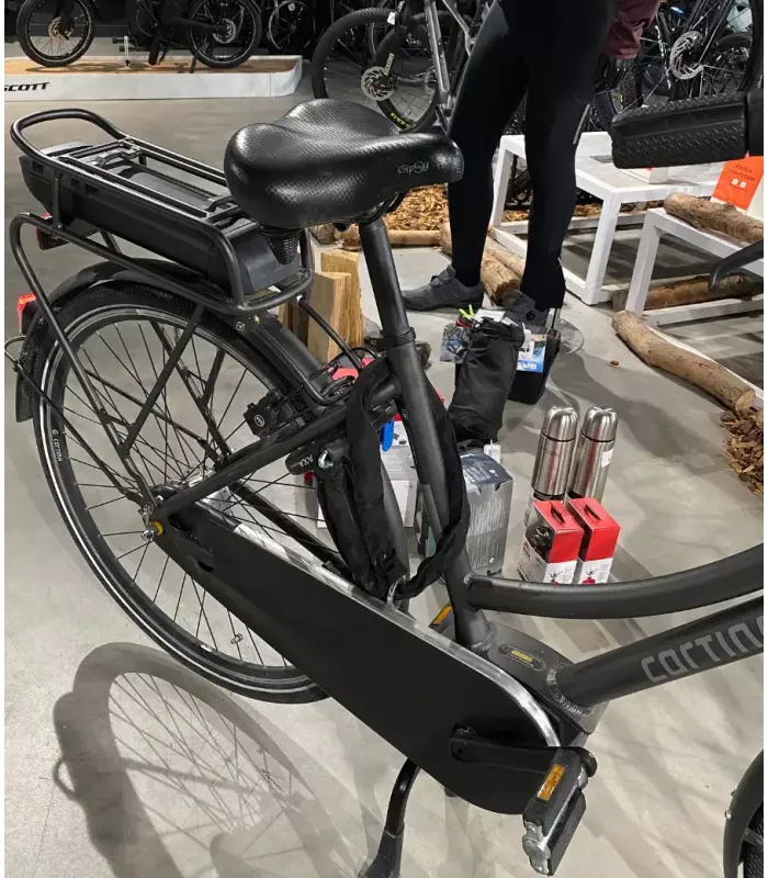 Vélo électrique Cortina E-U4 SOLID FEMME 50 ECLIPS BLACK MATT MHB7 Reconditionné