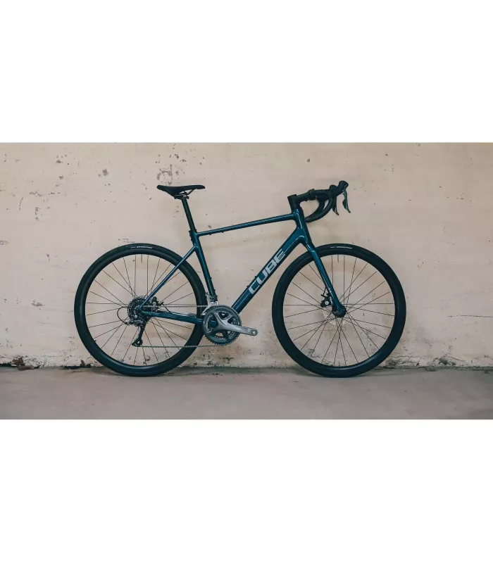 Vélo de route Cube Attain Pro 2026