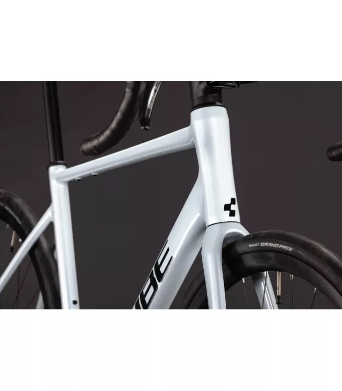 Vélo de route Cube Attain Race 2027