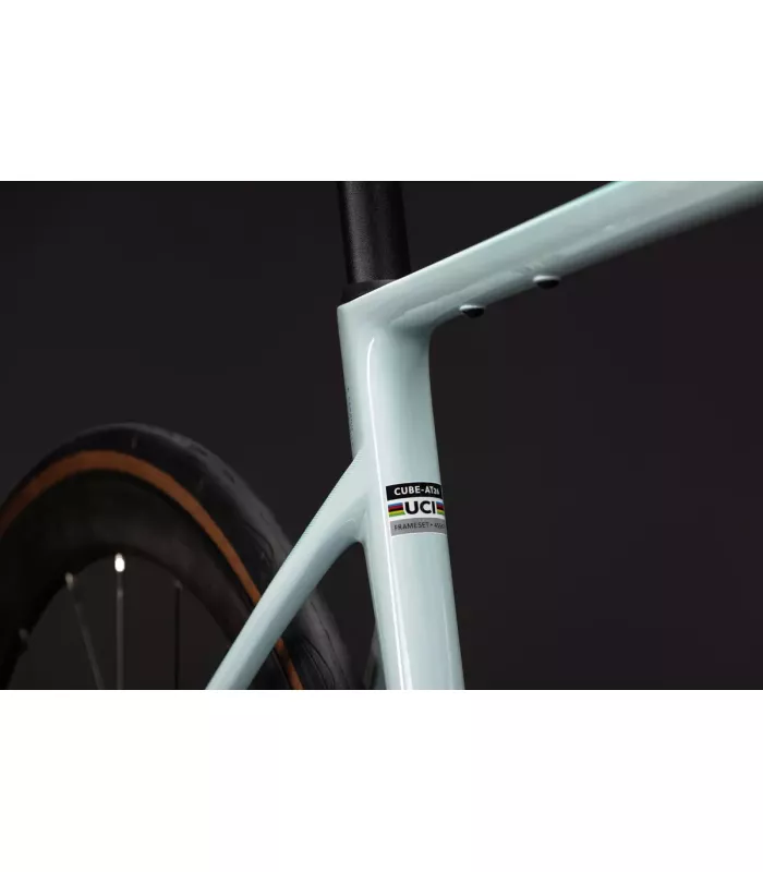 Vélo de route Cube Attain C:62 Race 2027
