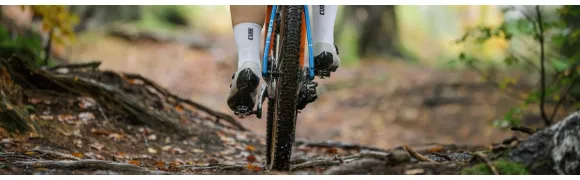 Comment bien choisir ses pédales automatiques pour la route, le gravel ou le VTT